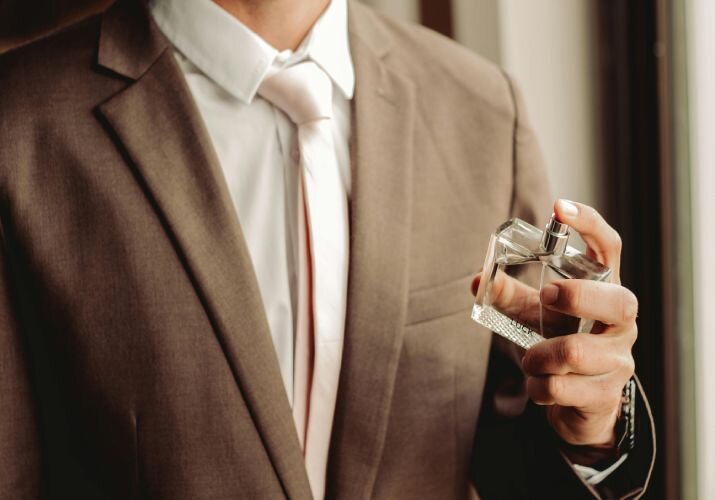 Moški parfum za pisarno in gradbišče>