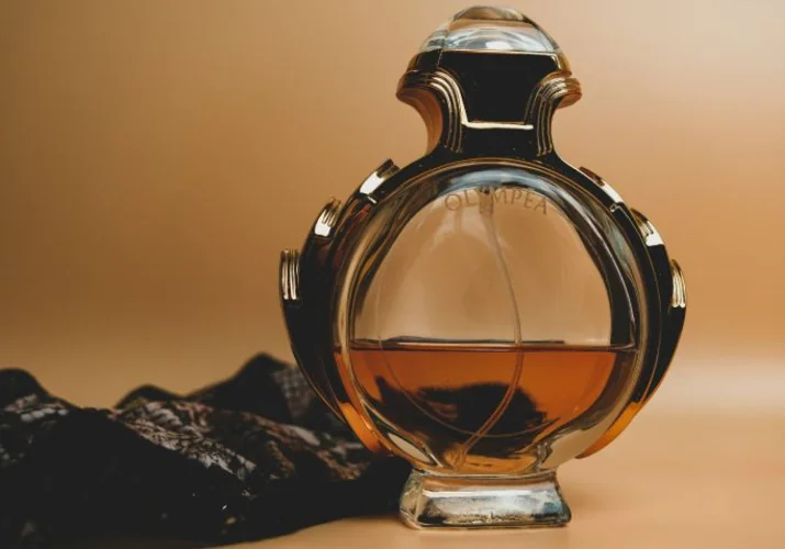 Mistični orientalski parfumi bodo prebudili vašo čutnost>