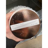 Paddywax GLOW IVORY COTTON & TEAK 3-Wick dišeča sveča z bakrenim pokrovom (17 oz / 482 g)