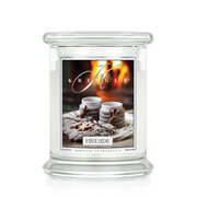 Kringle Candle Fireside dišeča sveča srednja 2 stenja (411 g)