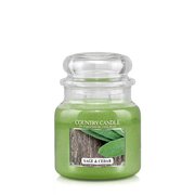 Country Candle Sage & Cedar dišeča sveča medium 2-wick (453 g)