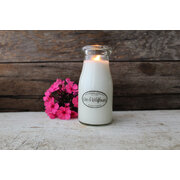 MILKHOUSE CANDLE Dišeča sveča Lilac & Wildflowers MILKBOTTLE (227 g)