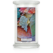 Velika dišeča sveča Kringle Candle Novembrrr z 2 stenjema (624 g)