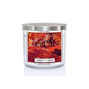 Dišeča sveča Kringle Candle Crimson Park s 3 stenji 411 g
