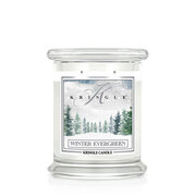 Kringle Candle Winter Evergreen dišeča sveča srednje velikosti 2 stenja (411 g)