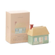 Keramična hišica za čajne svečke Paddywax ENGLISH COTTAGE z 1 čajno svečko in 20 kosi kornetov Palo Santo