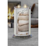 Velika dišeča sveča z 2 stenjema Kringle Candle Knit Sweaters (624 g)