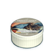 Dišeča sveča Kringle Candle Kittens & Cashmere (42g)