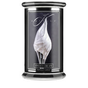 Kringle Candle Reserve Sweet Cream velika dišeča sveča z 2 stenjema (624 g)