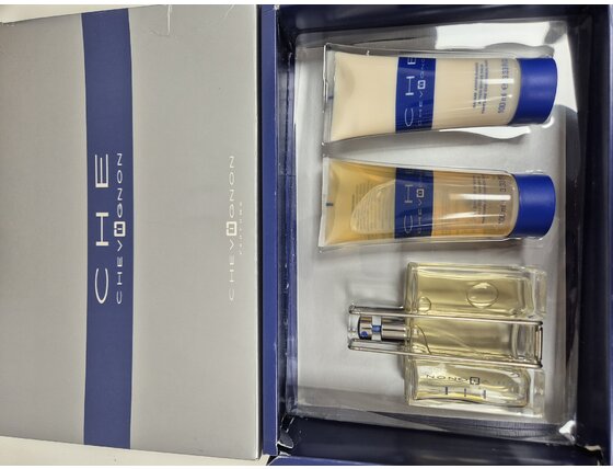 Chevignon che darčeková sada, toaletná voda 100ml + sprchový gél 100ml + balzám po holení 100ml - poškodený obal - 20250704_091304